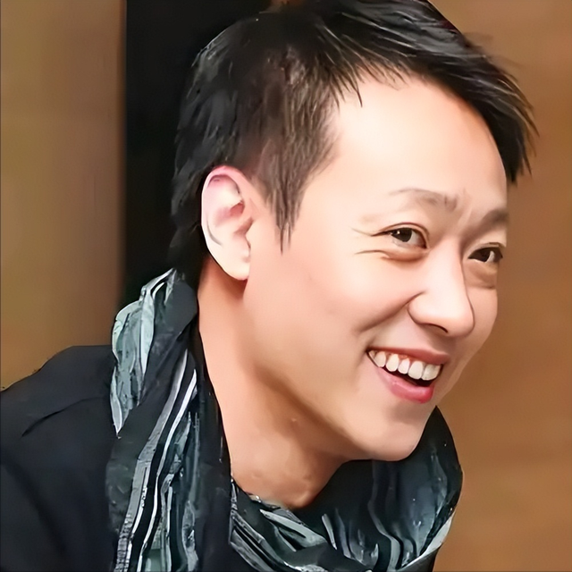 离春节不到2月	，52岁辛柏青高调传出喜讯，朱媛媛终于可以放心了