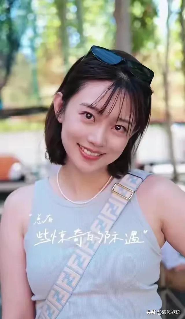 李七月周末带娃逛北京宝地,娃玩到不想走,喝奶茶的样子暖到心化