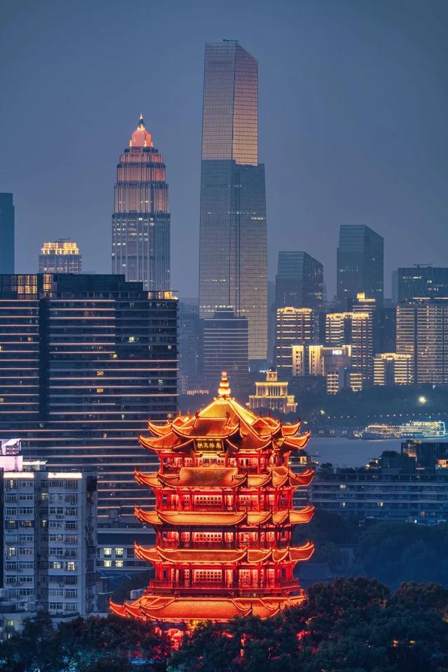 登高揽胜！她见证武汉巨变，三镇风华依然“于斯为盛”