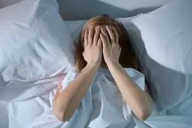 内分泌失调，易引发5种疾病，身体有这4个症状，就要当心了！图片