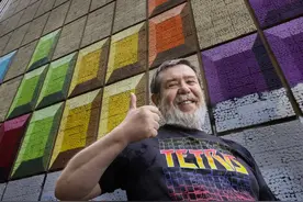 发明“俄罗斯方块”的苏联数学家赚钱了吗？苏联帮他赚了1亿美元图片