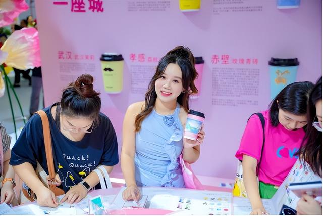3天超万人参与互动！爷爷不泡茶火爆2025中国文化旅游产业博览会！