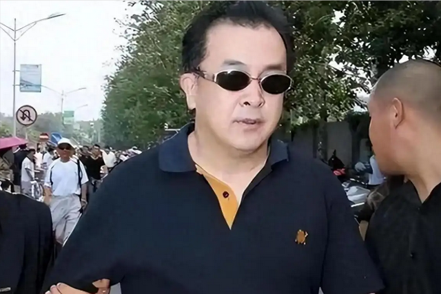 “免职风波”10年后，再看黄宏现状，才明白当初我们冤枉李双江了
