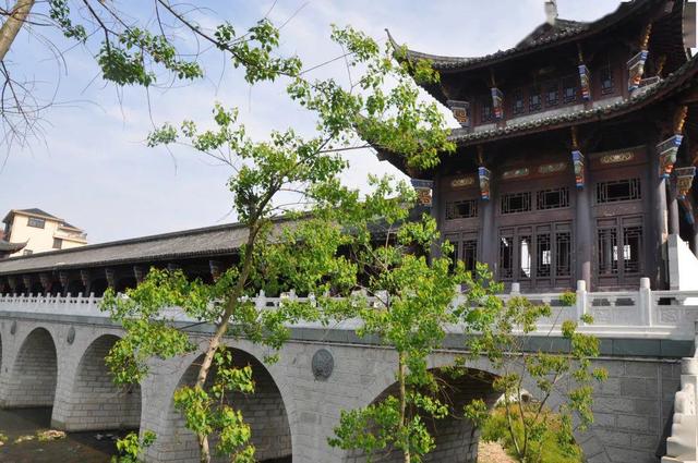 金华白龙桥：连接两岸的枢纽，沟通人与自然、人与神灵的通道