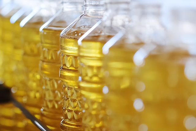 3天狂买160万吨，美国大豆比巴西大豆每吨贵600元，中国的考量精明吗？