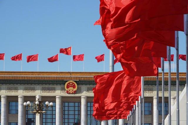 马克龙访华只是幌子？欧盟突然下重手	，直指中国核心制造业要害！