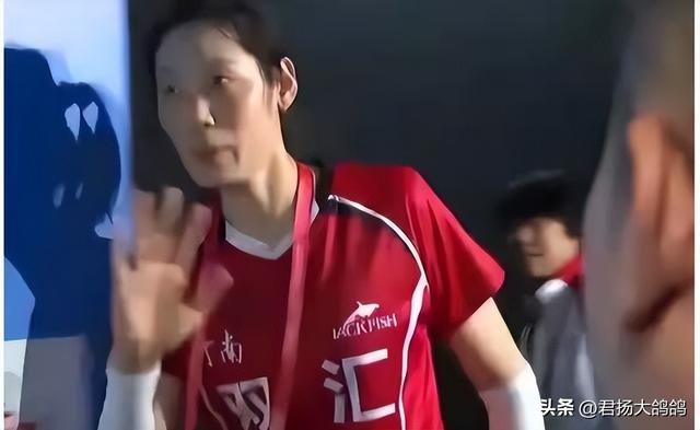 一场比赛结束后，全红婵和陈芋汐状态截然不同，开不开心一目了然