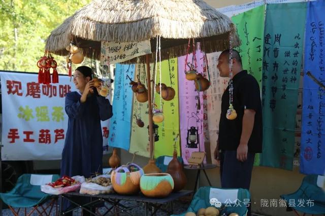 徽县田河村：千年银杏遇“移动咖啡” 烟火气暖了旅居人