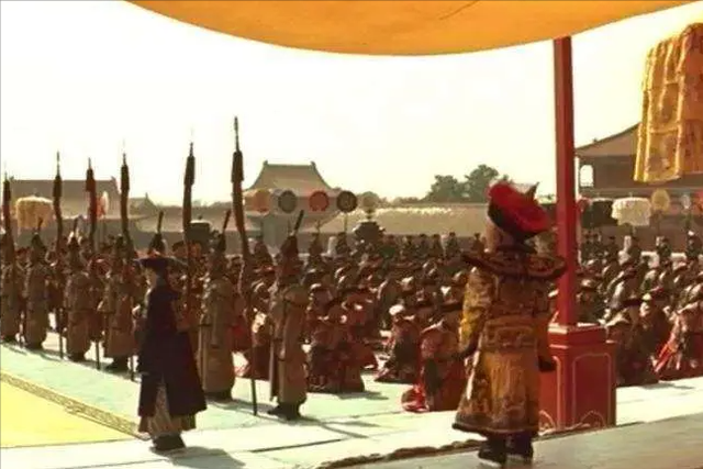 毛主席为何一生不进故宫，终生再未回延安？周总理的谈话道出实情