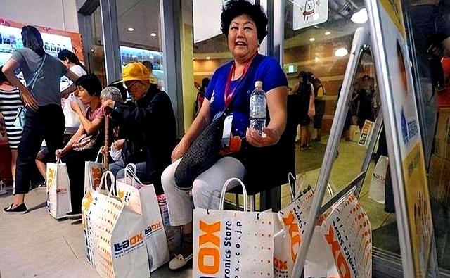 大量日本游客涌入北京，打着旅游幌子不去旅游不吃美食，为啥来？