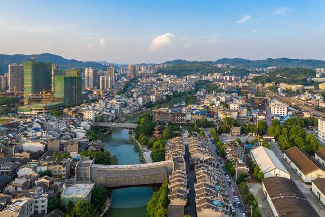 又挖到一座冷门宝藏小城，这次真给我玩嗨了