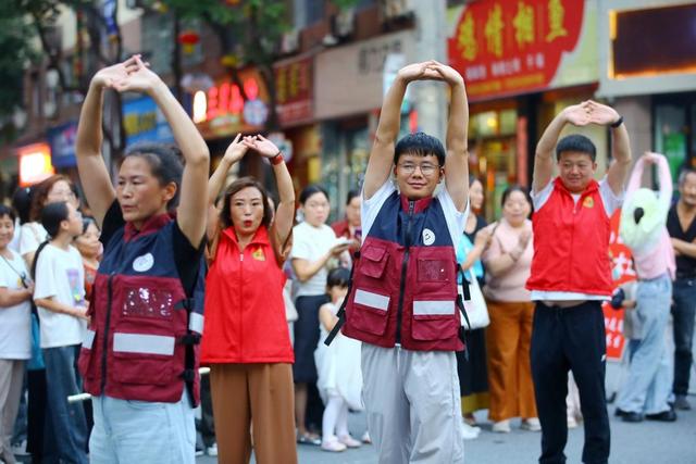 秦岭秋韵与烟火气同频：宁陕金秋旅游季启幕 “村光大道”持续赋能