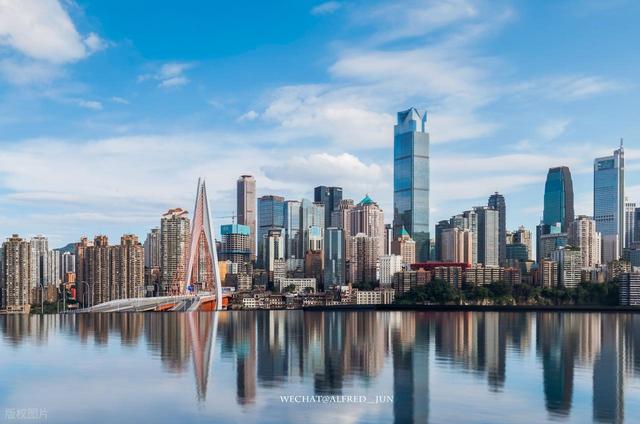 我国“最神奇”的城市，楼顶是马路，车在空中跑，常被误认为是省