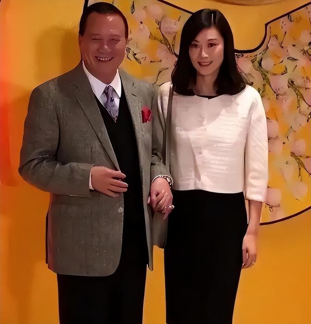 万梓良现状：定居长沙，68岁模样大变不敢认，靠商演维持生活