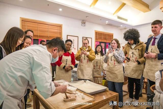 大雪今晚抵汉，有人先玩嗨了！