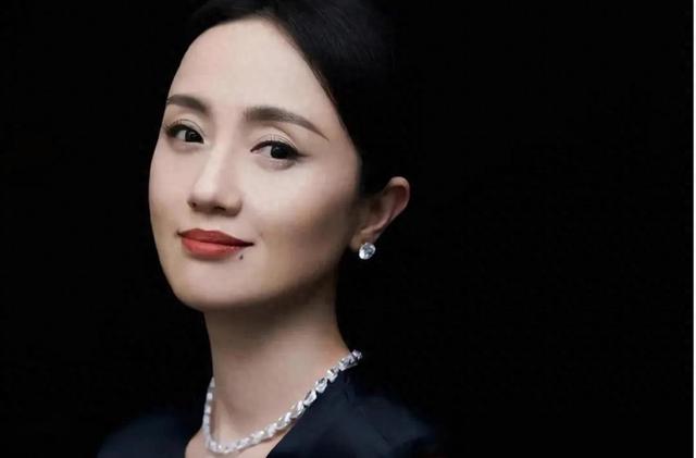 结婚19年痛失爱妻，辛柏青近况引人担忧，好友透露：不见任何人