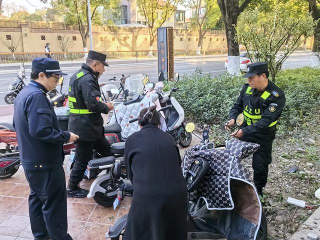 2026年1月1日起执行,电动车上路“4禁”规定,最高罚2000