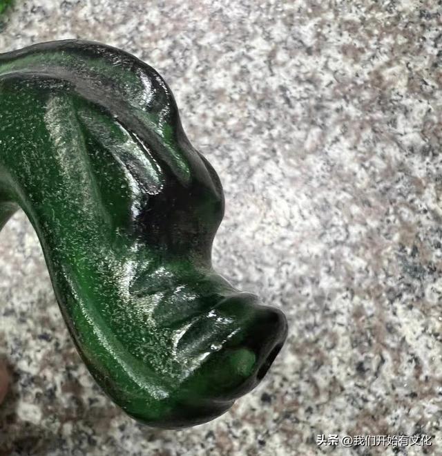 古玩市场上统称“水晶”或“琉璃”的各种玻璃陨石的初步材质分析