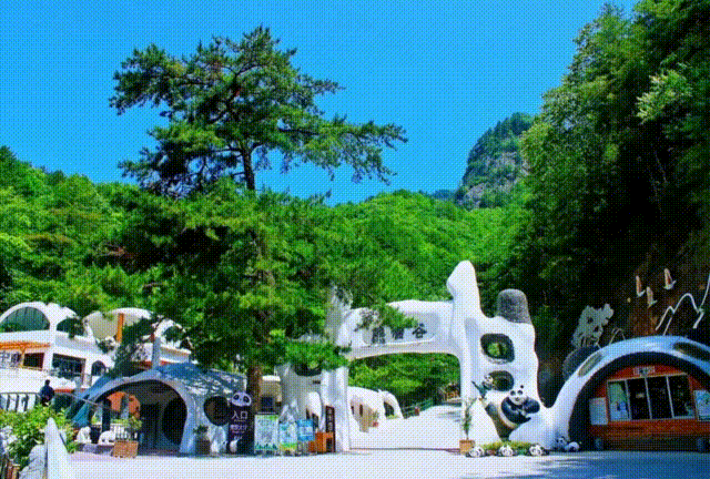 预约一身温暖！佛坪地标集体换上“白色治愈装”！