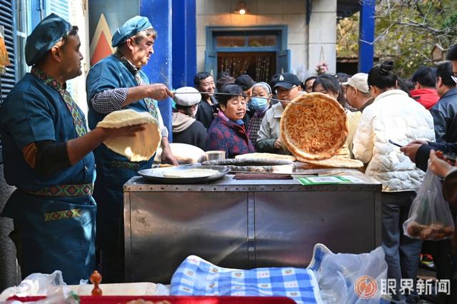 沉浸式打卡“红石榴”同款！这份乌鲁木齐Citywalk攻略，带你解锁剧中美食与烟火气