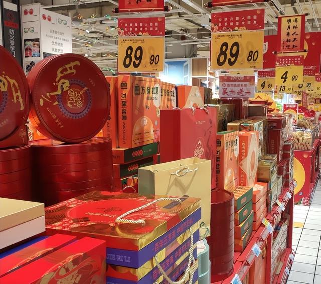 国庆放假首日：人人欢庆，却出现5个“反常现象”，与往年大不同