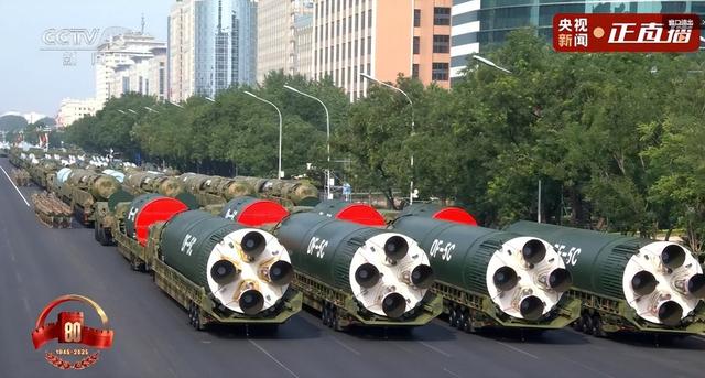 中国精英为何怕中国赢？专家：一旦中国科技追上，那张绿卡就贬值