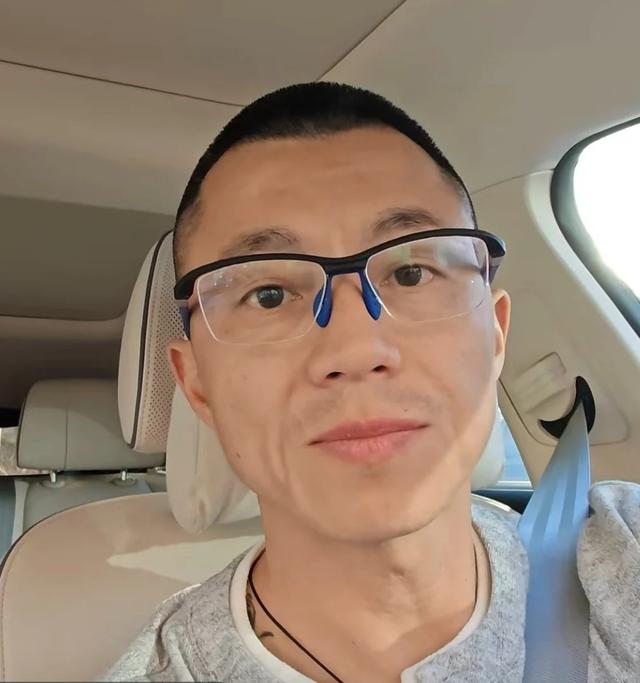 国家出手！陈震全网账号被禁不到1天，再迎噩耗	，这次恐彻底凉凉