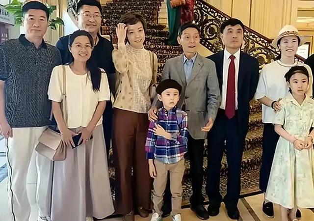 恩爱了16年，44岁张怡宁正绚烂如花，大20岁的丈夫徐威却衰老萎缩