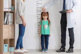 孩子身上有6个特征，以后多半是“大高个”，准确率还挺高图片