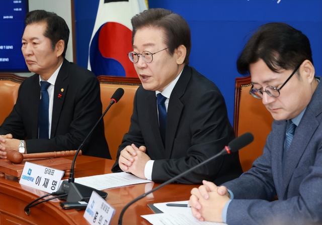 首尔爆发“反华”游行，网友疑惑：为什么中国人没有一丁点害怕？