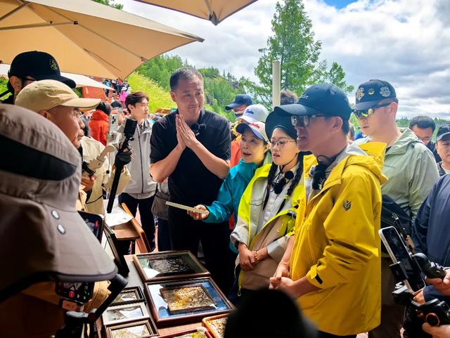 俞敏洪直播探秘“东方小瑞士”和千万网友云端感受阿尔山的美