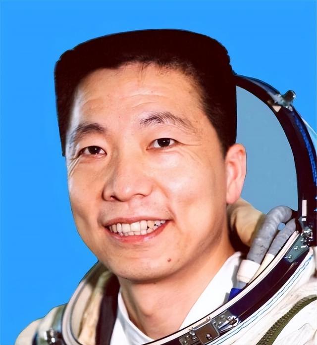 杨利伟夫人温柔美丽，被婆婆一眼看中，为丈夫放弃工作毅然随军！