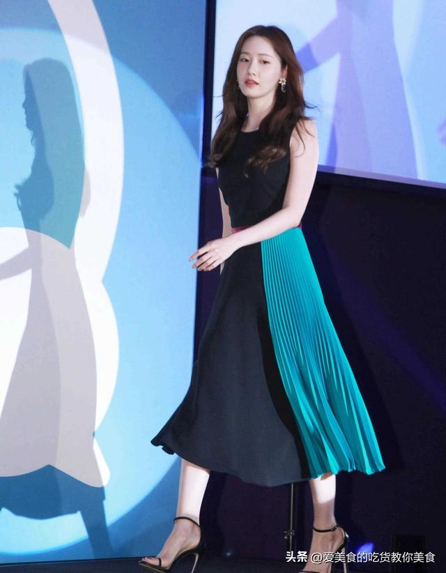 韩国女神林允儿美脚丫黑色一字带高跟鞋写真！太过完美的一双脚！