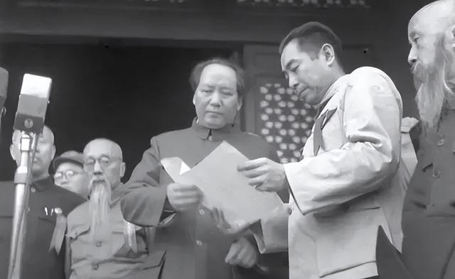 毛主席一生不进故宫	，终生再未回延安？周总理的一句话道出实情！