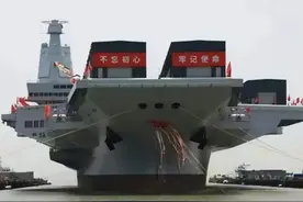 令人疑惑，003航母下水后首次离开港池，即将首次试航？图片