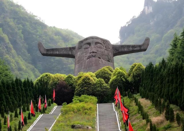 湖北怪景，专家直呼不可思议，游客拍完照片不敢相信。