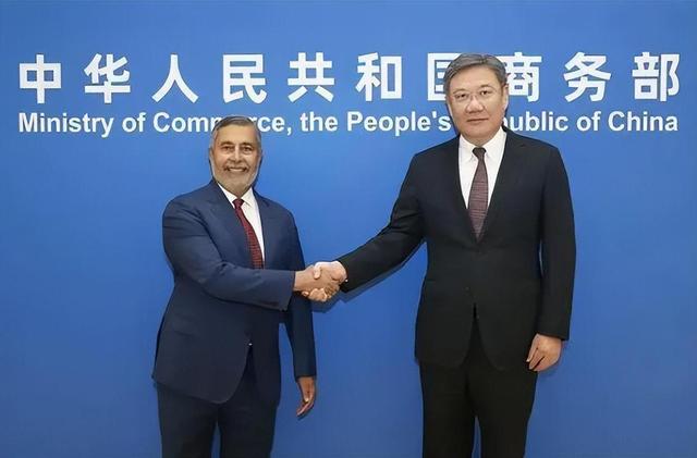 美国发出全球通缉令，逮捕中国芯片科学家陈正坤，现在怎么样了？