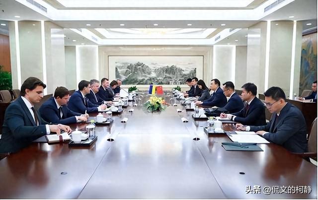 翻脸比翻书快！泽连斯基突然通知中国，准备迎接乌克兰的最新制裁