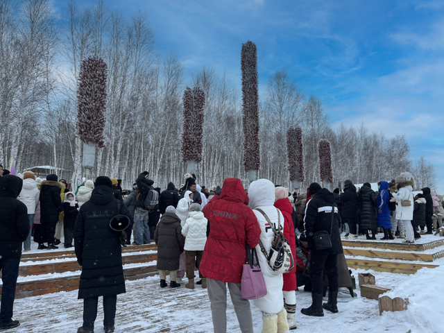 呼伦贝尔市第七届冰雪日暨牙克石凤凰山冰糖葫芦冰雪艺术季系列活动盛大启幕！