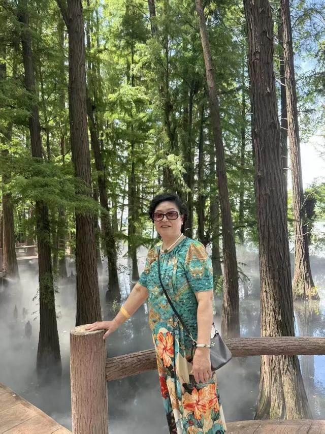 湖北行之三 ：武汉东湖 | 作者 卢秀莲