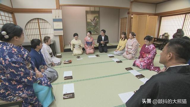 天价课程背后的文化魅力：看日本“公主修行”如何征服外国游客