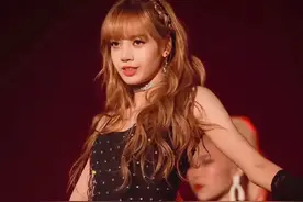 曝Lisa疯马秀开始彩排，VIP竞价可上台抚摸，最后只剩一条三角裤图片