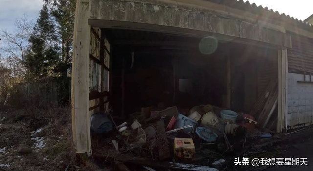澳博主带女友闯福岛核灾禁区！时间仿佛停止，如同“鬼城”一般