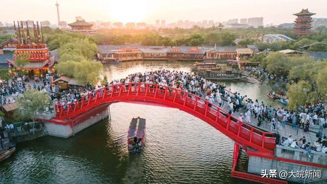 清明上河园：全国教师 全部免费 教师节快乐