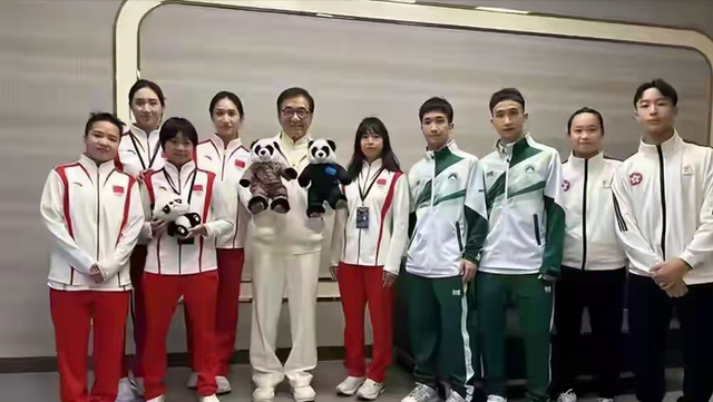 不愧是全红婵！全运会后干了两件大事，难怪成龙这样评价她