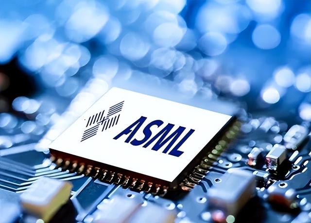 ASML与蔡司暗度陈仓，美国封锁令沦为废纸，外媒：半导体天塌了！​