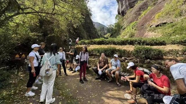 外国旅行团探秘武夷山 沉浸式感受文化与自然双重魅力