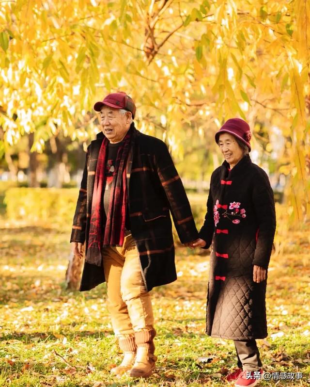 老了才明白,男人过六十,千万不要在兄弟姐妹面前,做这几件事!