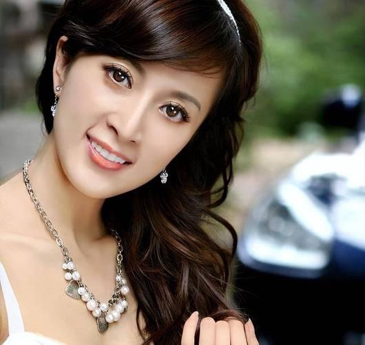 骗光明星20亿，连亲妈都不放过，霍家“逆子”被钉上“耻辱柱”！