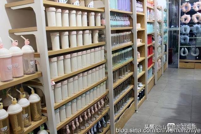 秋雨中的“西安回民街”街市（“陕西之旅”之六）